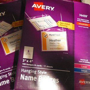 Avery 3" x 4" Hanging Style Name Badges 74459 with Badges & Cords